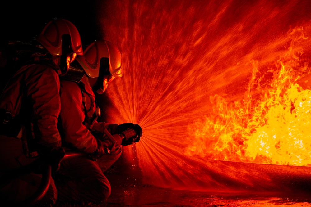 Utilisation de la couverture anti-feu : Protégez-vous et prévenez les incendies